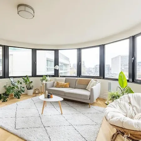 Private Penthouse With Unique View - Apartment